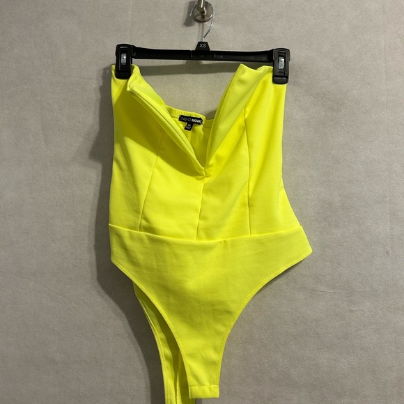 Fashion Nova strapless size XL - Picture 2 of 3